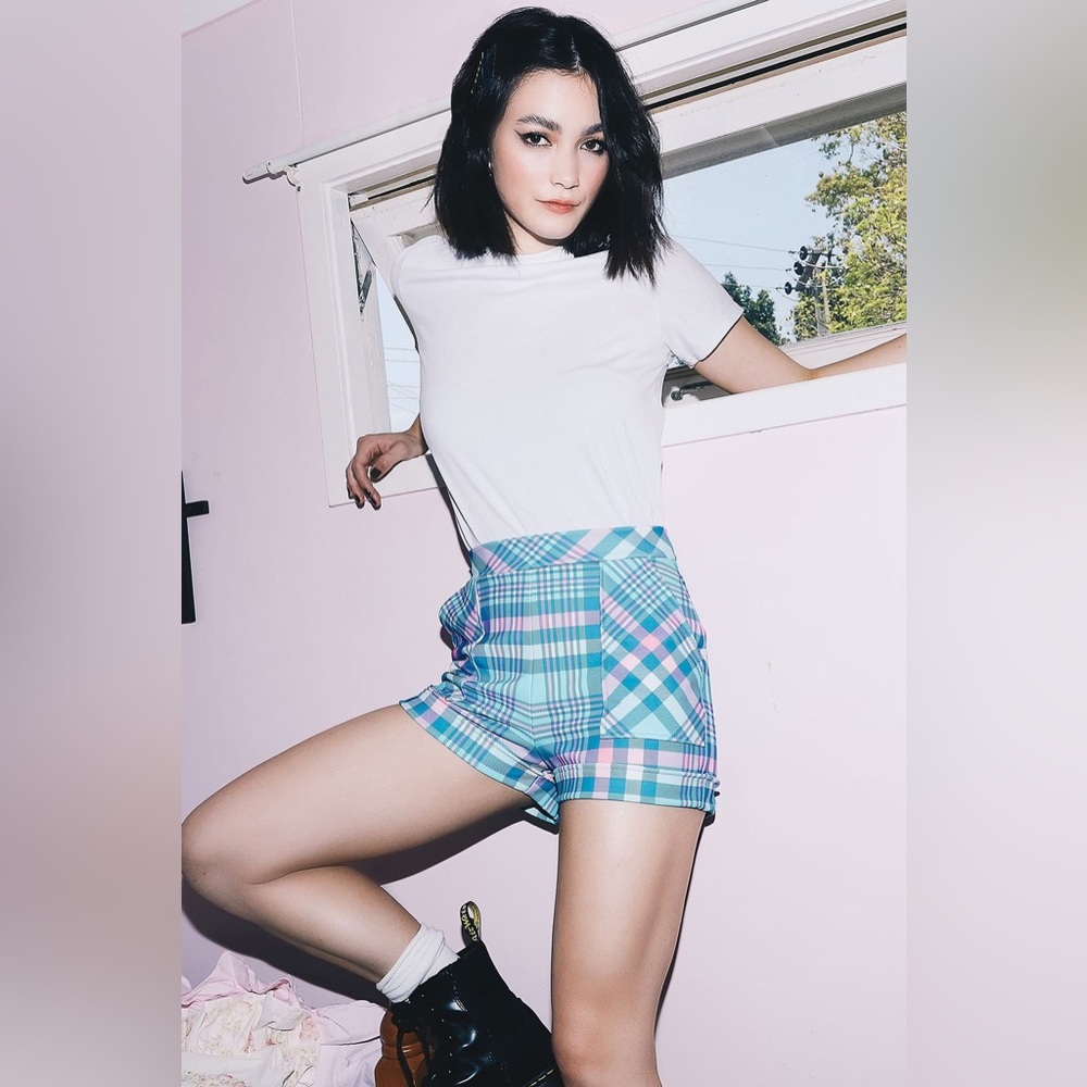PLAID BABY PASTEL CUFFED SHORTS - Picture 2 of 10